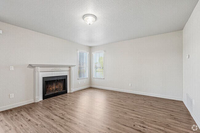 Superior- 2BR, 2BA - 986SF - Living Room - Lakeview Village