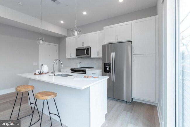 Photo - 52 W Washington Ln Unit 200