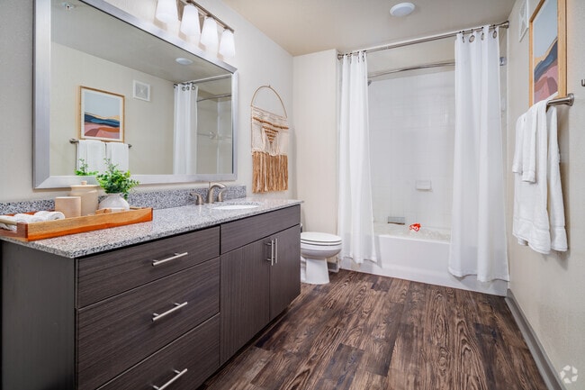 Building Photo - Axis Hamilton