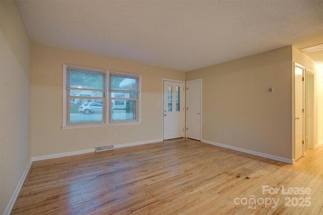 Photo - 421 E McLelland Ave