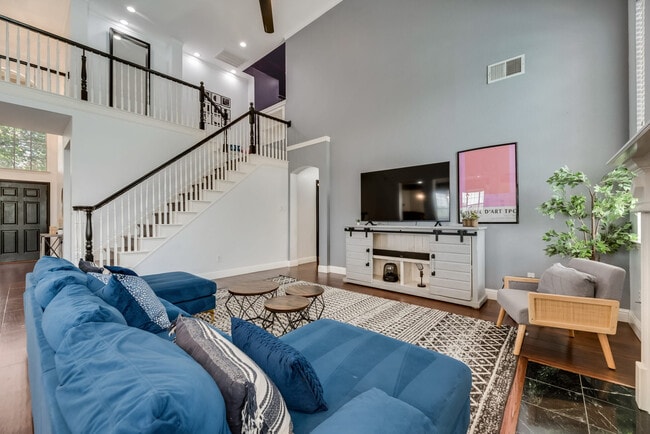 Building Photo - 1529 Arrowhead Ln Unit ID1019534P