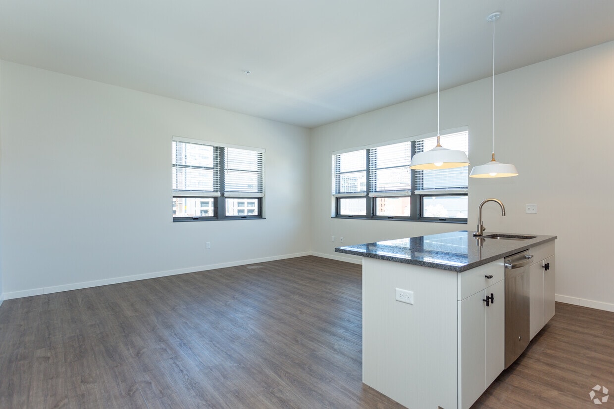 Floor Plan - D-122 | One Bed | Corner Unit