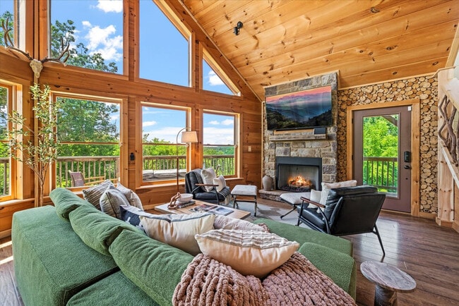 Building Photo - 208 Tunnel Ridge Dr Unit ID1259384P