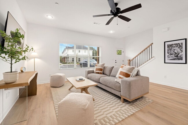 Building Photo - 1935 S Garland Ave Unit ID1313977P