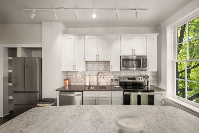 Photo - 1326 Broadway-SI ID1313057P Unit SI ID1313057P