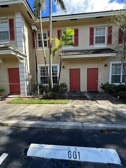 Photo - 661 NW 42nd Ave