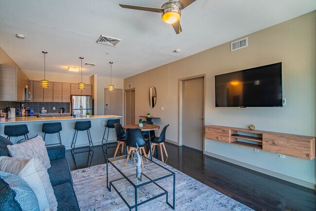 Photo - 295 E Roosevelt St Unit ID1388730P