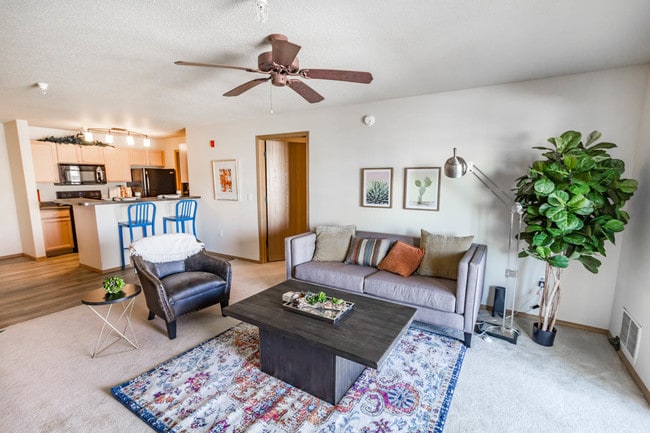 Living Room - SH - Stonehedge Apartments