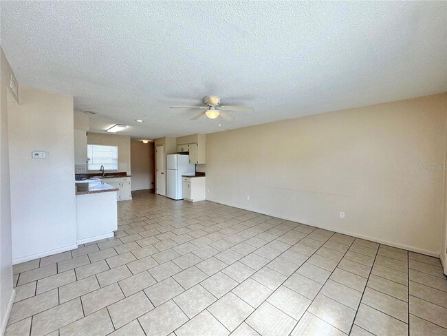 Photo - 2540 Elm Ave