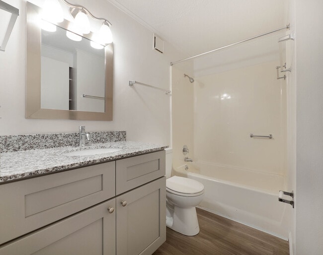 Photo - The Flats at Lakeshore