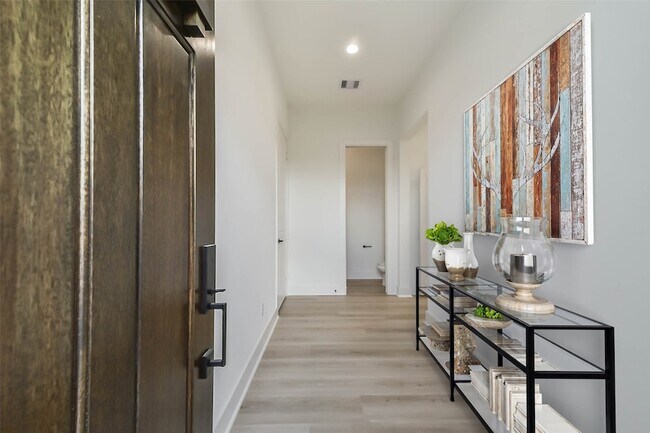 Photo - 4430 Edmund St