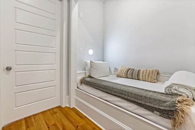 Photo - 1220 Carondelet St Unit SI ID1267165P