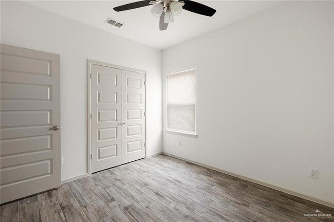 Photo - 1032 Palm Dr Unit 2