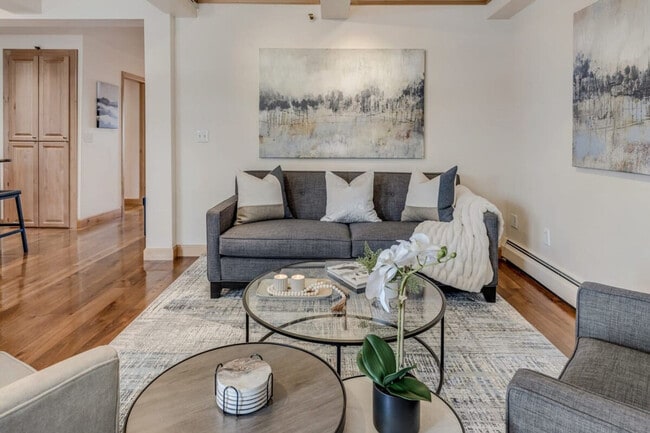 Photo - 600 E Main St Unit ID1021488P