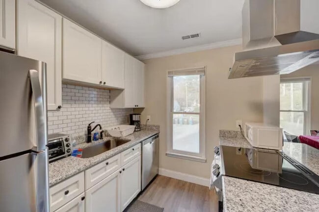 Photo - 2225 Summit St Unit SI ID1391826P