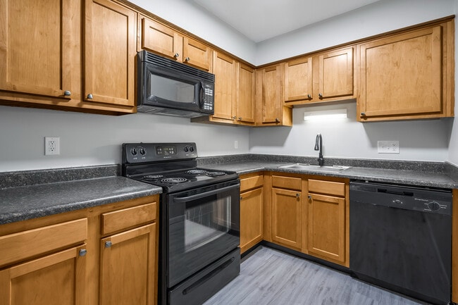 Kitchen - Stone Lodge Apartments