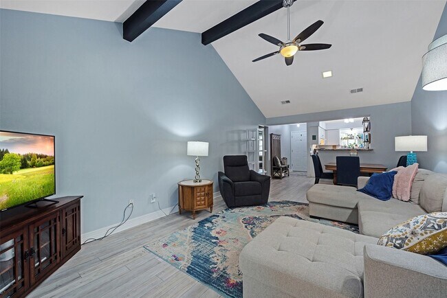 Photo - 116 W White Willow Cir