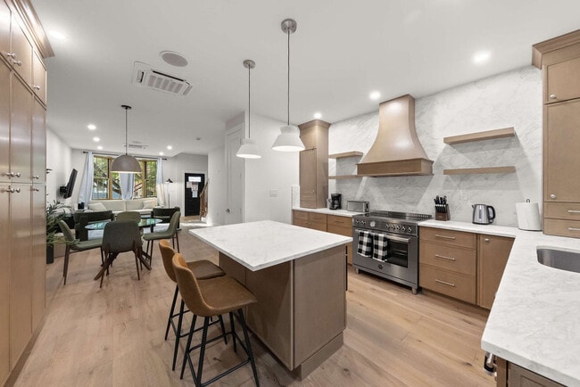 Photo - 10 Hausman St Unit SI FL1-ID1495774P