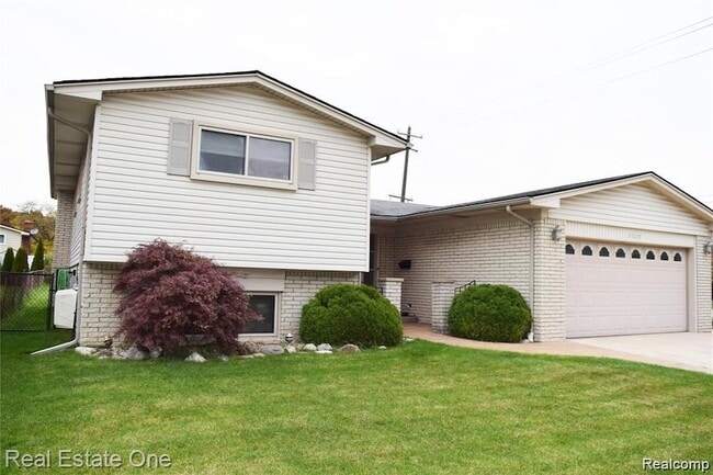 Photo - 43608 Lombardy Dr
