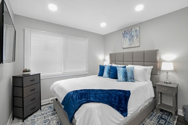 Photo - 570 E Higgins Rd Unit SI ID1301333P