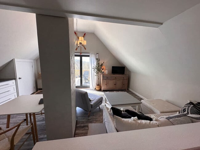 Photo - 18 Alpine Ct Unit ID1312388P