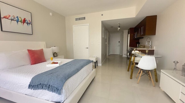 Building Photo - 485 Brickell Ave Unit ID1240649P