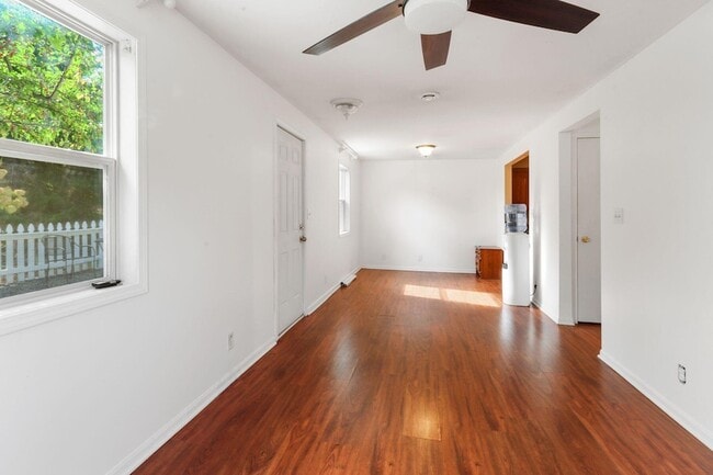 Photo - 1006 Bailey Rd