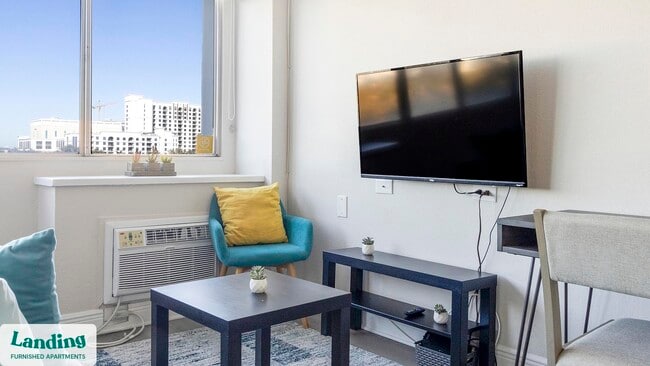 Photo - 305 Dr. M.L.K. Jr St S Unit 418.1403604