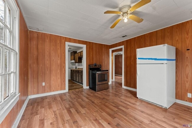 Photo - 4433 Sherwood St