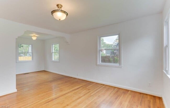 Photo - 7725 Fayver Ave