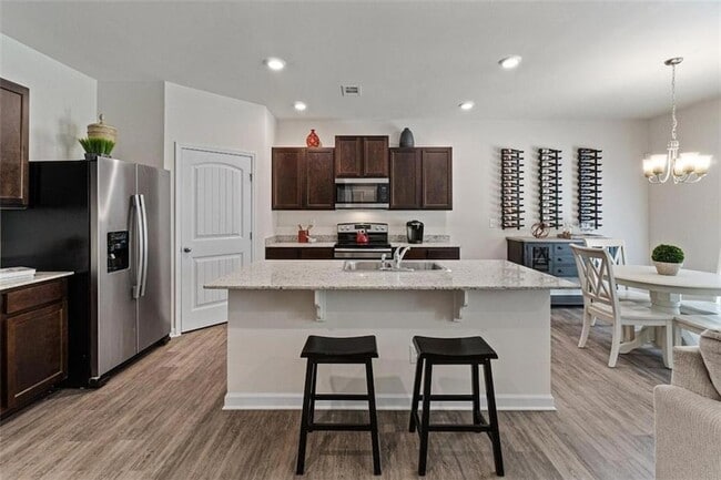 Photo - 105 Whitewood Dr