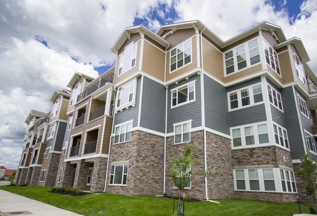 Building Photo - The Residences At New Longview