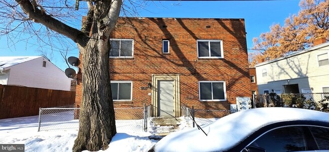 Building Photo - 3207 11th Pl SE Unit 4