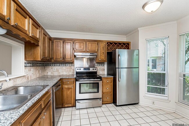 Photo - 9821 Siegen Ln