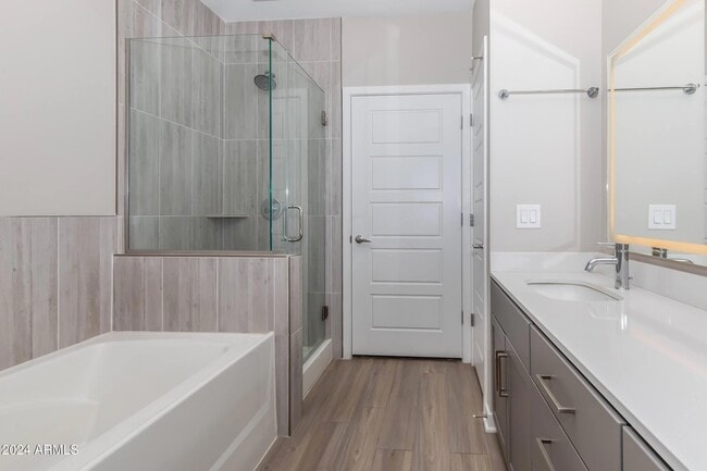 Photo - 777 E Stella Ln Unit 1