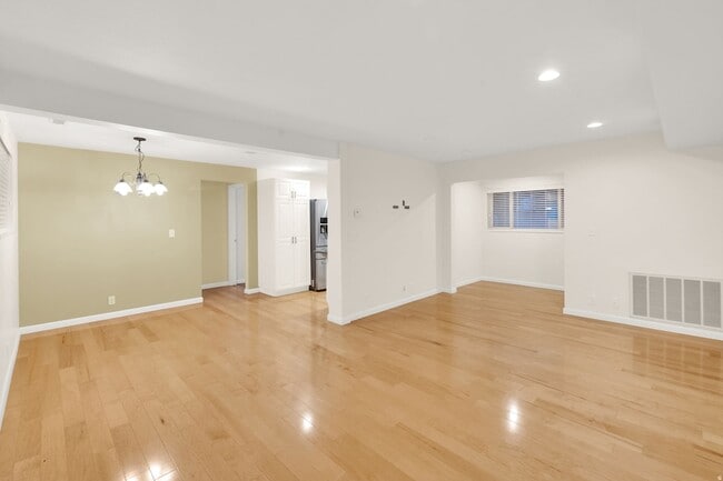Photo - 2430 S Elizabeth St Unit 1