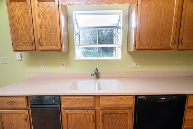 Photo - 10449 Travis St