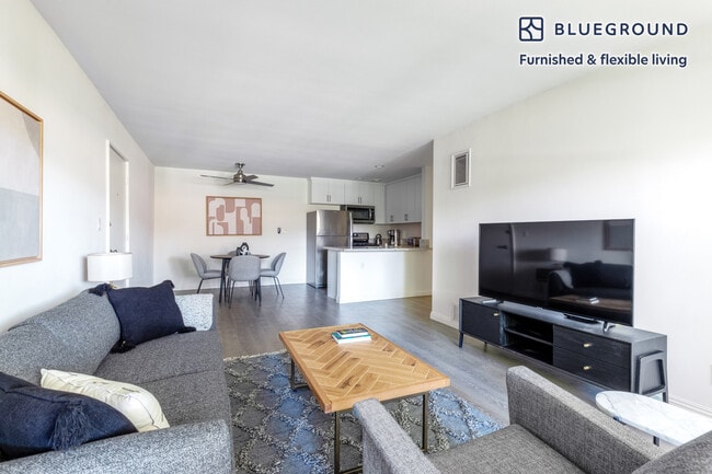 Photo - 233 S Barrington Ave Unit FL3-ID342