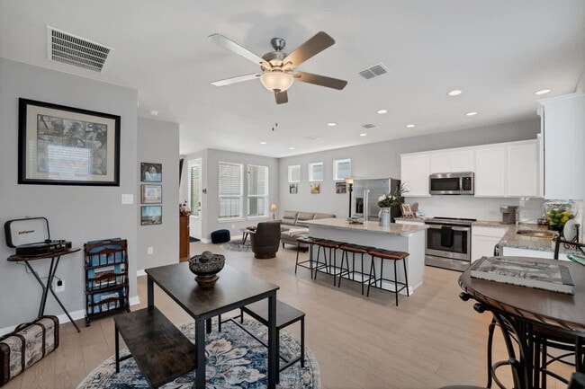 Photo - 2147 Hofstaat Unit ID1351223P