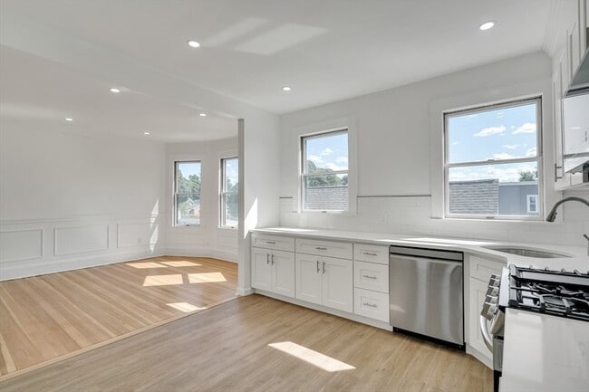 Photo - 25 Magoun St Unit 3