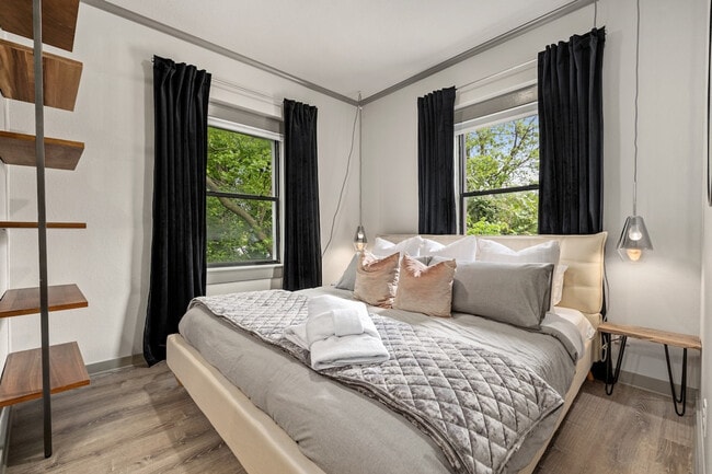 Photo - 122 W Meadow St Unit ID1221788P