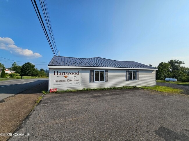 Photo - 341 N Market St