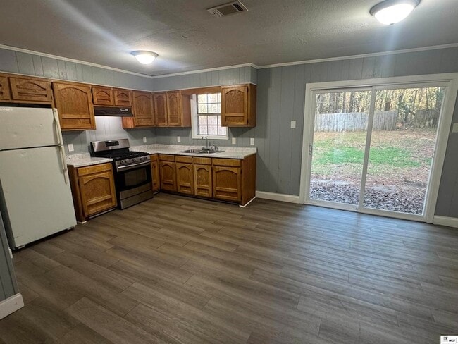 Photo - 1307 Dark St