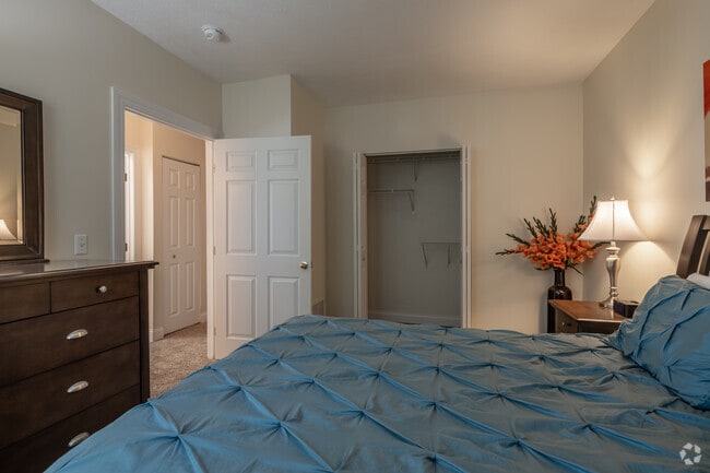 2BD, 2BA - 950SF - Terraces on the Green