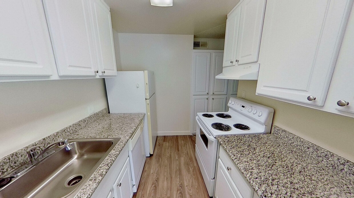 Shared Kitchen - Private Bedroom Suite - Standard Single