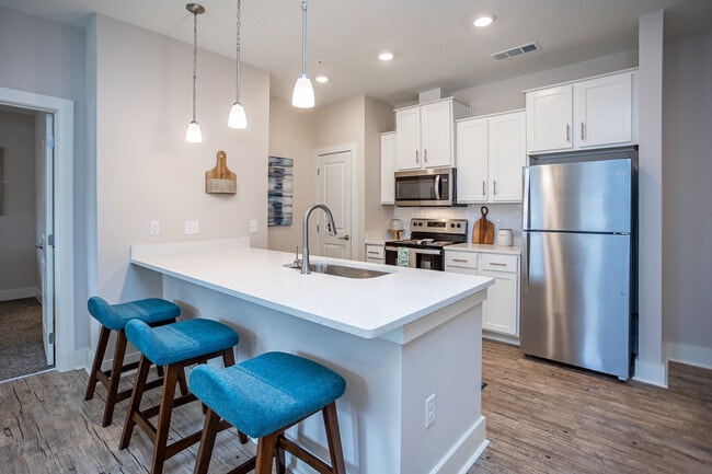 Photo - Farragut Junction Apartments