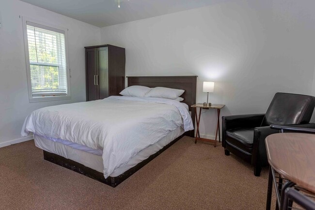 Photo - Inland Lakes Motel