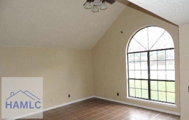 Photo - 925 Granger Dr