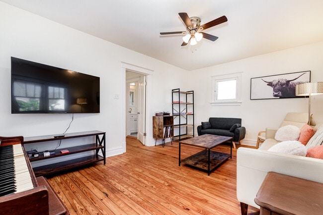Photo - 6026 Scanlan Ave Unit SI ID1546581P