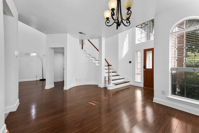 Photo - 434 Moonlight Way